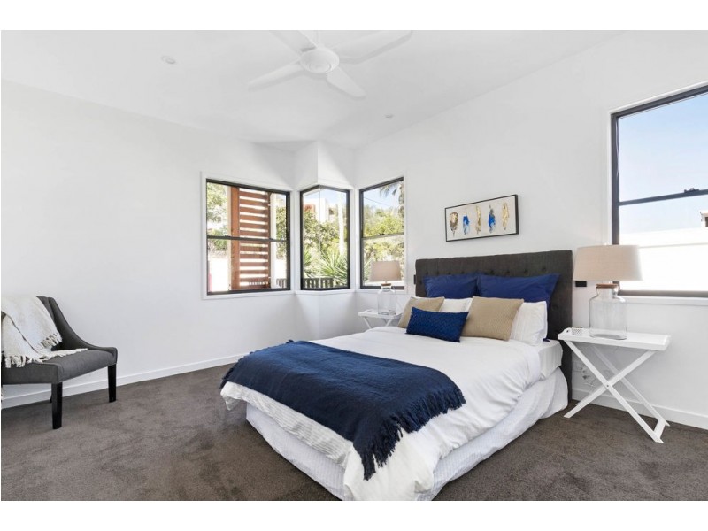 20 Grays Road, Hamilton QLD 4007