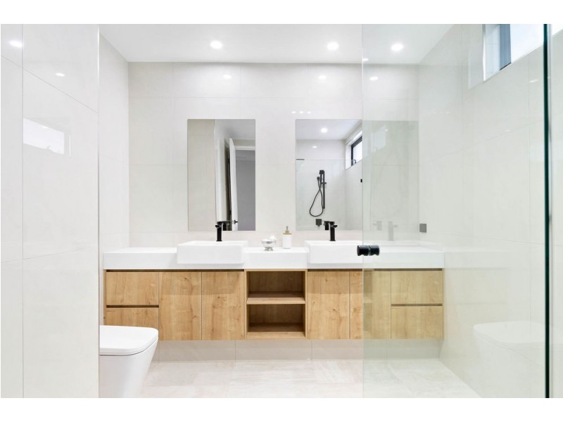 20 Grays Road, Hamilton QLD 4007