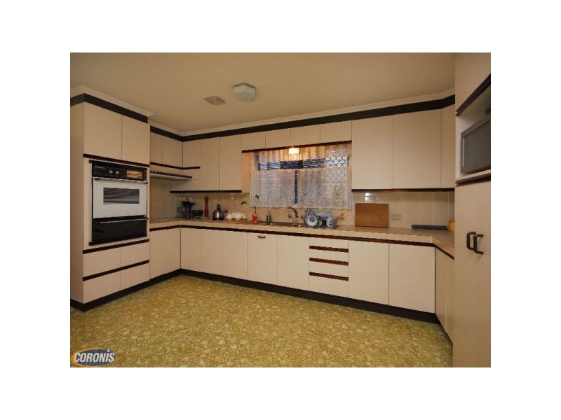 33 Seaview Parade, Deception Bay QLD 4508