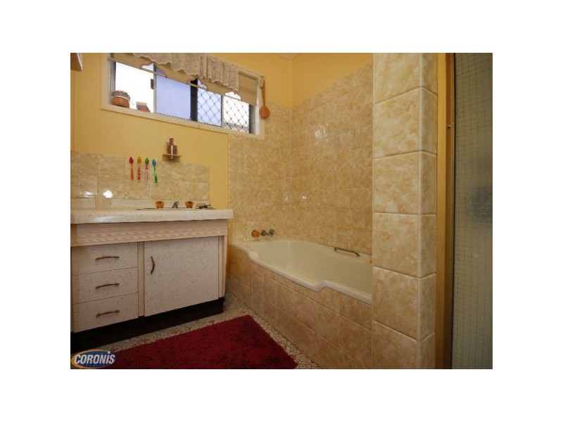 33 Seaview Parade, Deception Bay QLD 4508