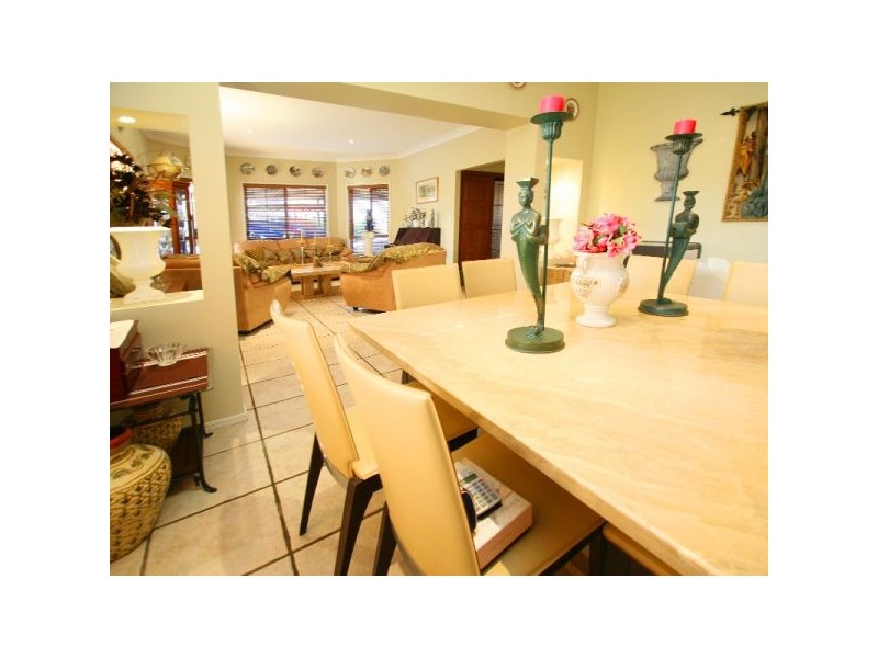 11 Memoire Court, Eatons Hill QLD 4037