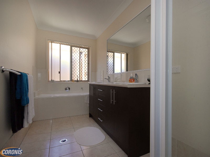 Rothwell QLD 4022