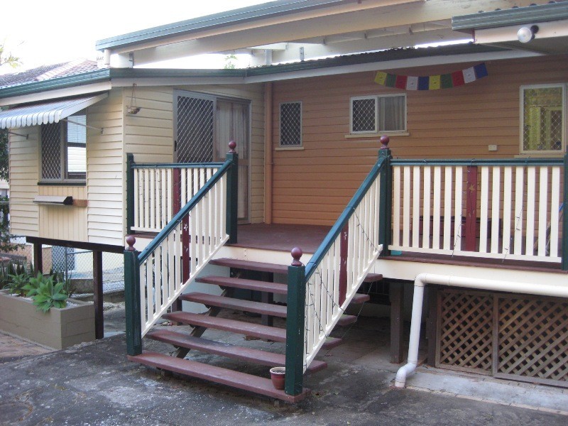 5 Halton Street, Stafford Heights QLD 4053