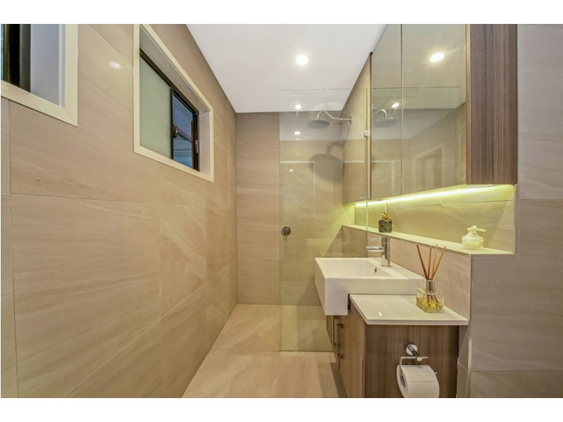 7 Giles Street, Stafford Heights QLD 4053