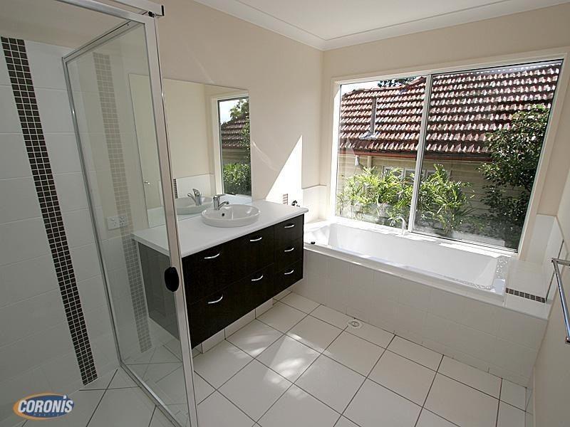 Hamilton Ave, Hendra QLD 4011