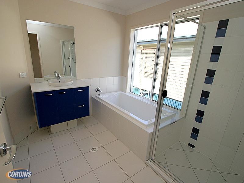 Hamilton Ave, Hendra QLD 4011