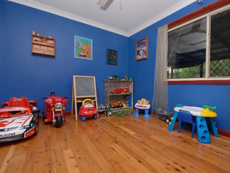 Eatons Hill QLD 4037