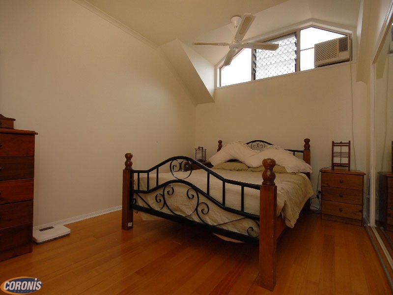 2/59 Gamelin Crescent, Stafford QLD 4053