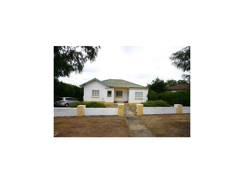 16 Tathra Street, Stafford QLD 4053