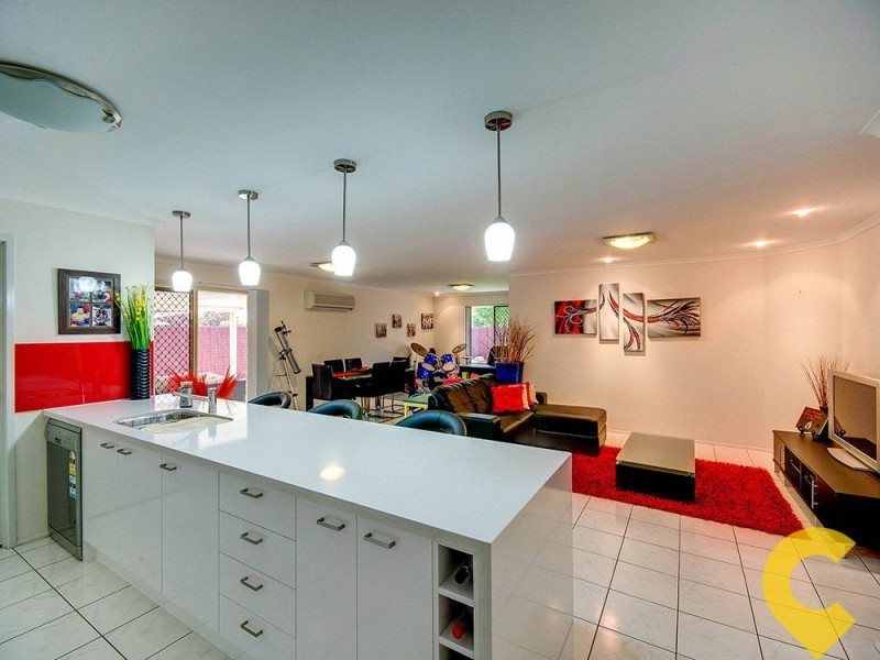 31 Blue Mountain Crescent, Warner QLD 4500