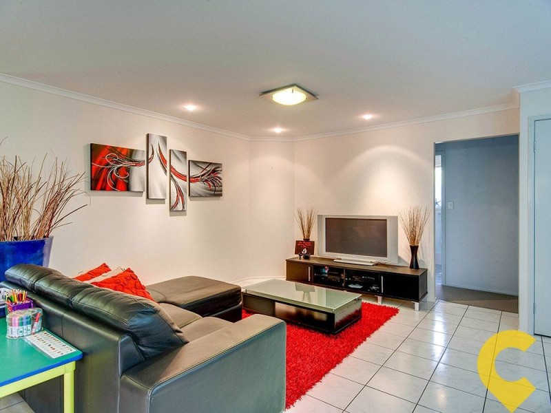 31 Blue Mountain Crescent, Warner QLD 4500