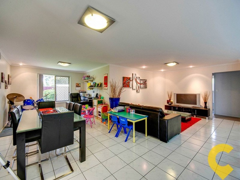 31 Blue Mountain Crescent, Warner QLD 4500