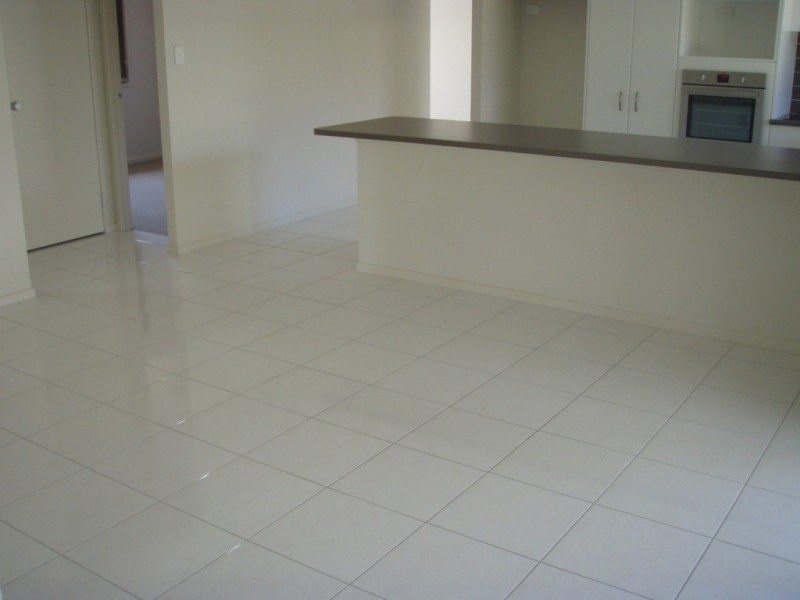 6 Paulette Court, Cashmere QLD 4500