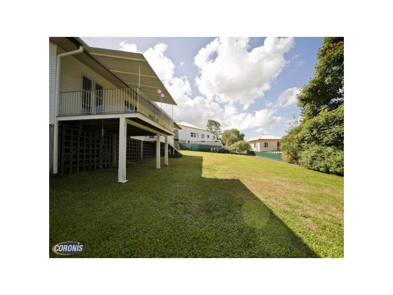 1 Houghton Street, Petrie QLD 4502