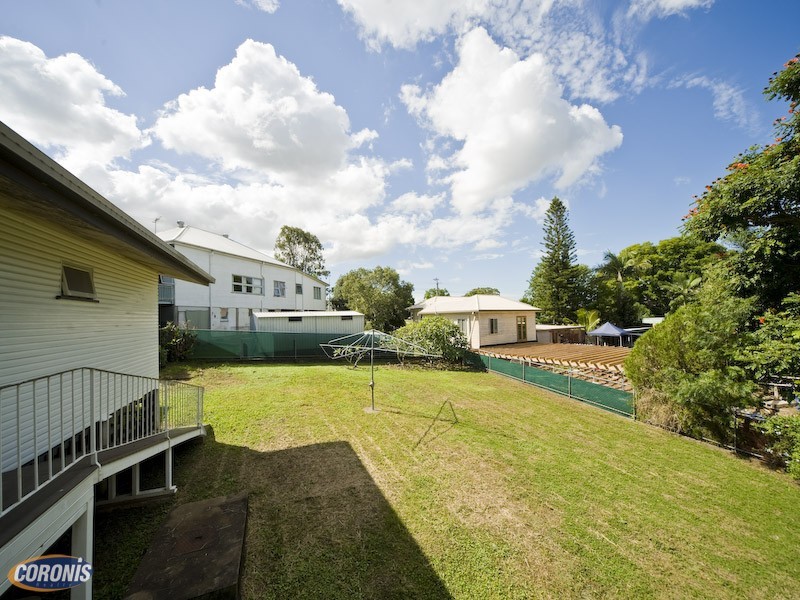 1 Houghton Street, Petrie QLD 4502