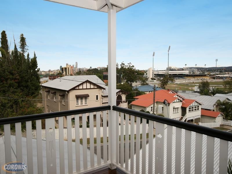 18 Goldsworthy Avenue, Hamilton QLD 4007