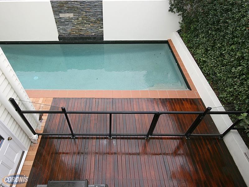 18 Goldsworthy Avenue, Hamilton QLD 4007