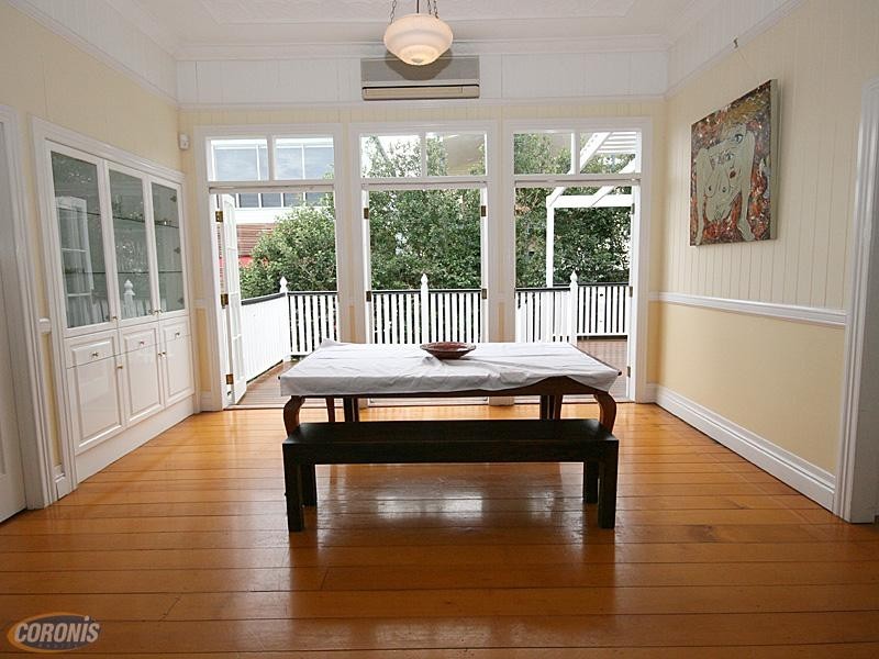 18 Goldsworthy Avenue, Hamilton QLD 4007