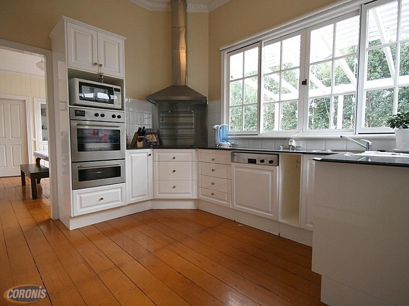 18 Goldsworthy Avenue, Hamilton QLD 4007