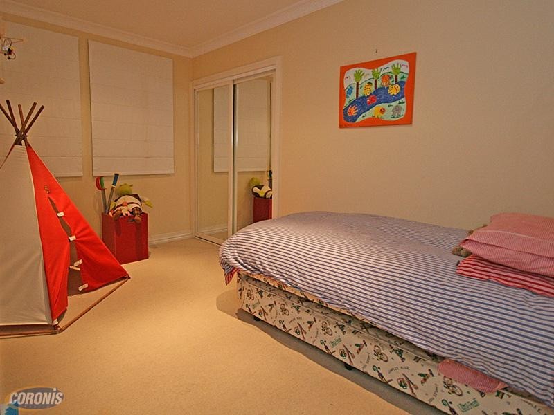 18 Goldsworthy Avenue, Hamilton QLD 4007