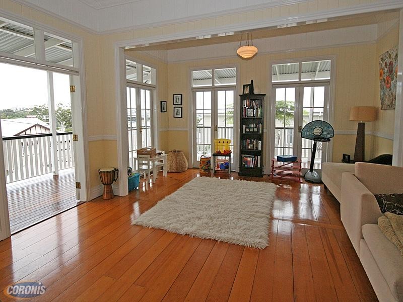 18 Goldsworthy Avenue, Hamilton QLD 4007