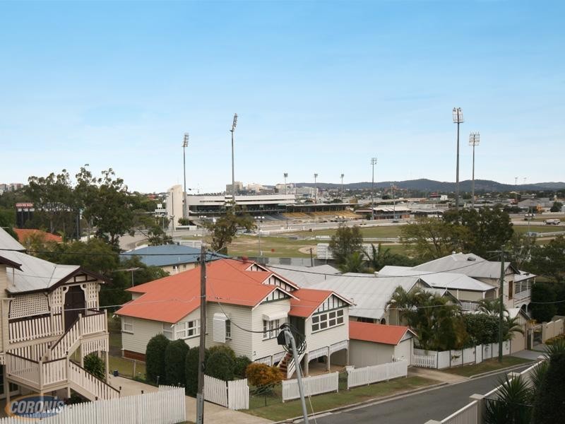 18 Goldsworthy Avenue, Hamilton QLD 4007