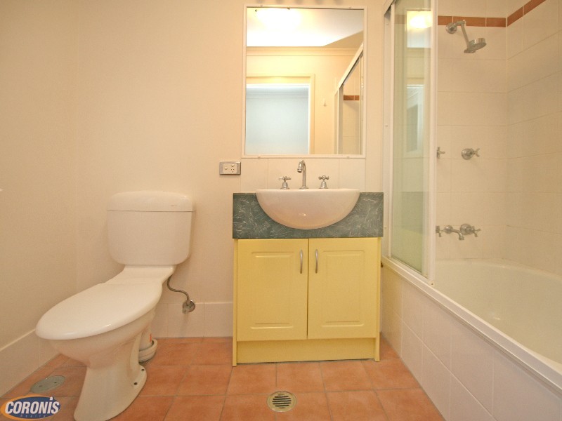 2/27a Burnaby Terrace, Gordon Park QLD 4031