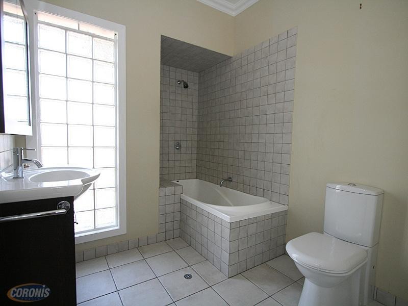 Rode Rd, Wavell Heights QLD 4012