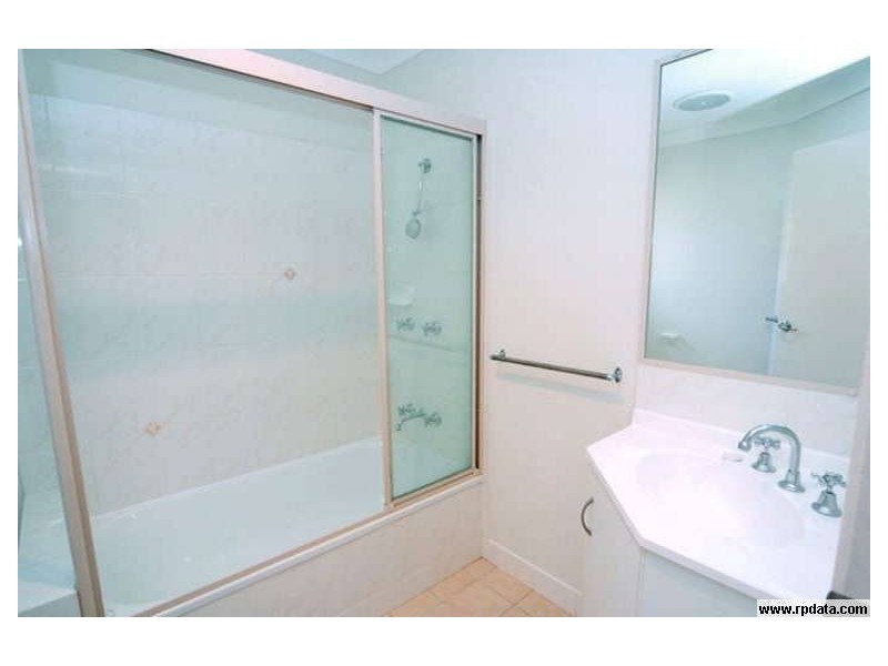 5 72 Wallace St, Chermside QLD 4032