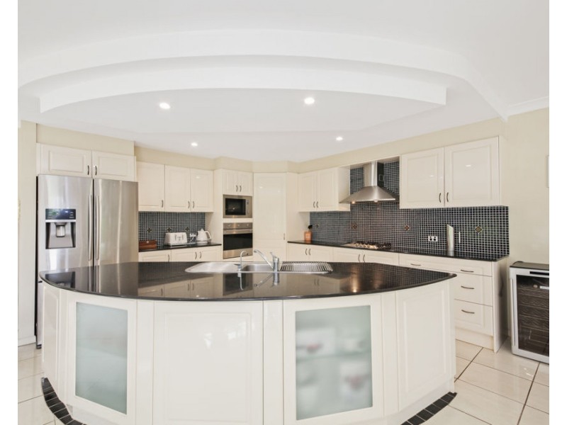 11 Oltrarno Place, Bridgeman Downs QLD 4035