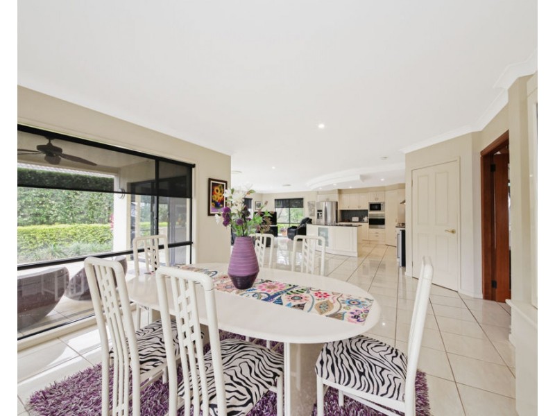 11 Oltrarno Place, Bridgeman Downs QLD 4035