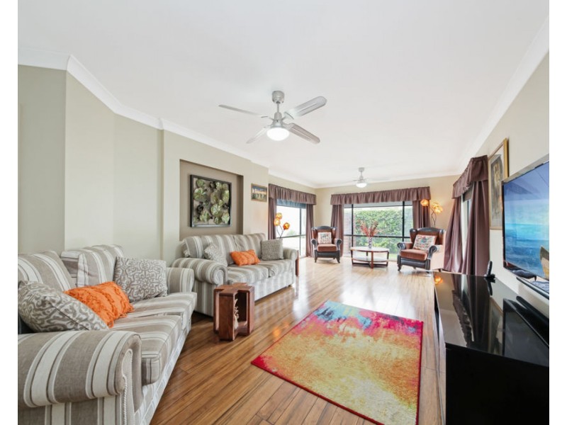 11 Oltrarno Place, Bridgeman Downs QLD 4035