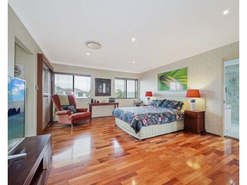 11 Oltrarno Place, Bridgeman Downs QLD 4035