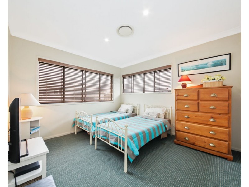 11 Oltrarno Place, Bridgeman Downs QLD 4035