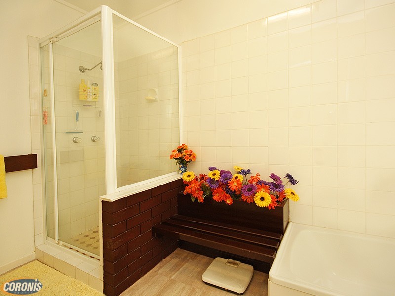 18 Kylie Avenue, Ferny Hills QLD 4055