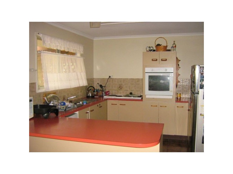 2  Lucas Court, Kallangur QLD 4503