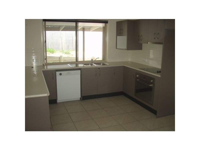 17 Silverash Court, Warner QLD 4500