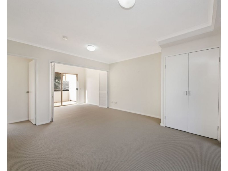 18/89 Scott Road, Herston QLD 4006