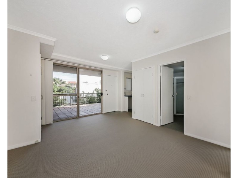 18/89 Scott Road, Herston QLD 4006