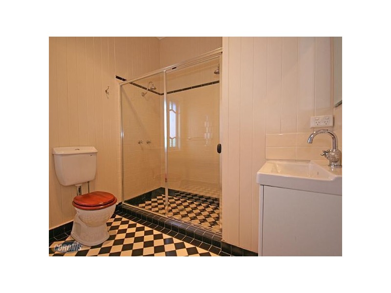 11 Young Street, Red Hill QLD 4059