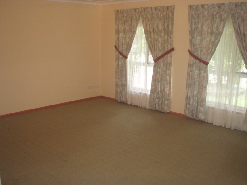 16 Donnelly Drive, Kallangur QLD 4503