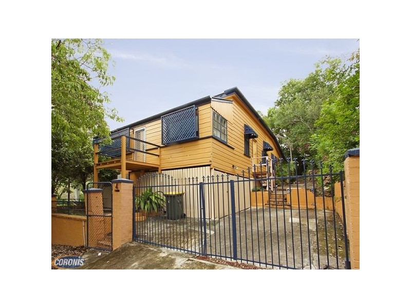 3/4 Normanby Tce, Kelvin Grove QLD 4059
