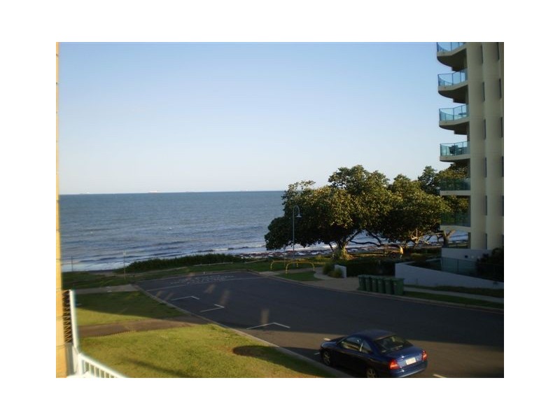 9/40 Prince Edward Drive, Redcliffe QLD 4020