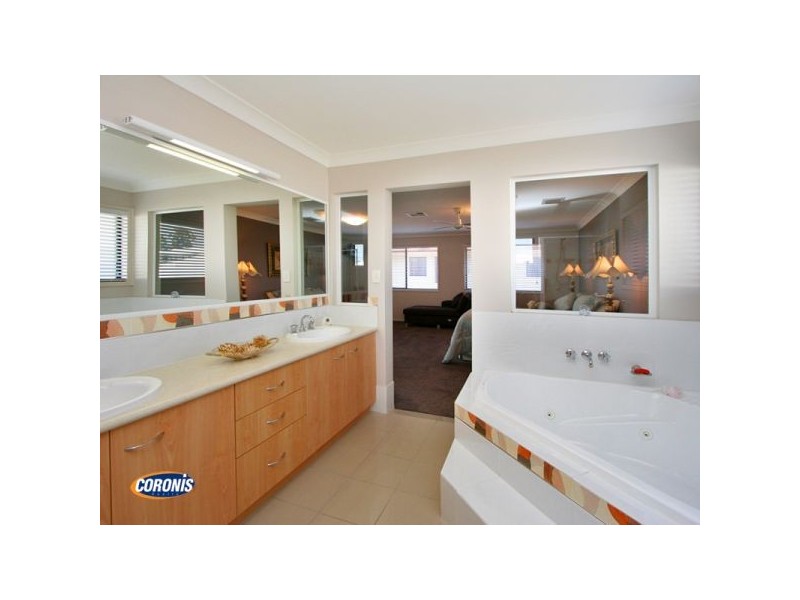 North Lakes QLD 4509