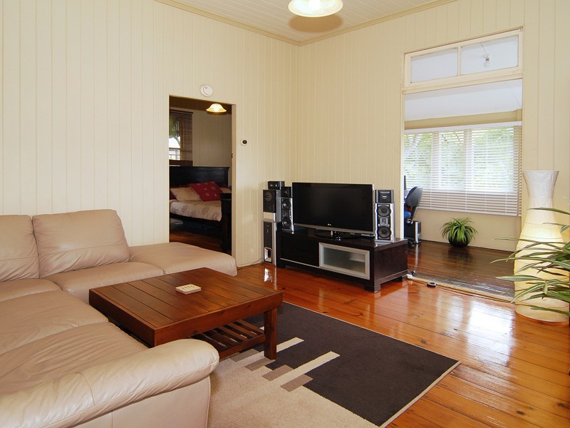 Bardon QLD 4065