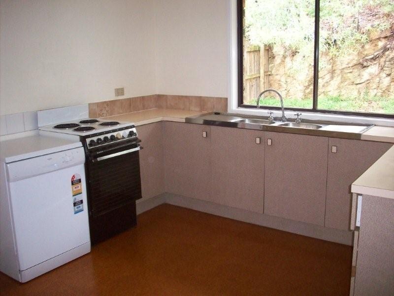 24 Teenan, Ferny Hills QLD 4055