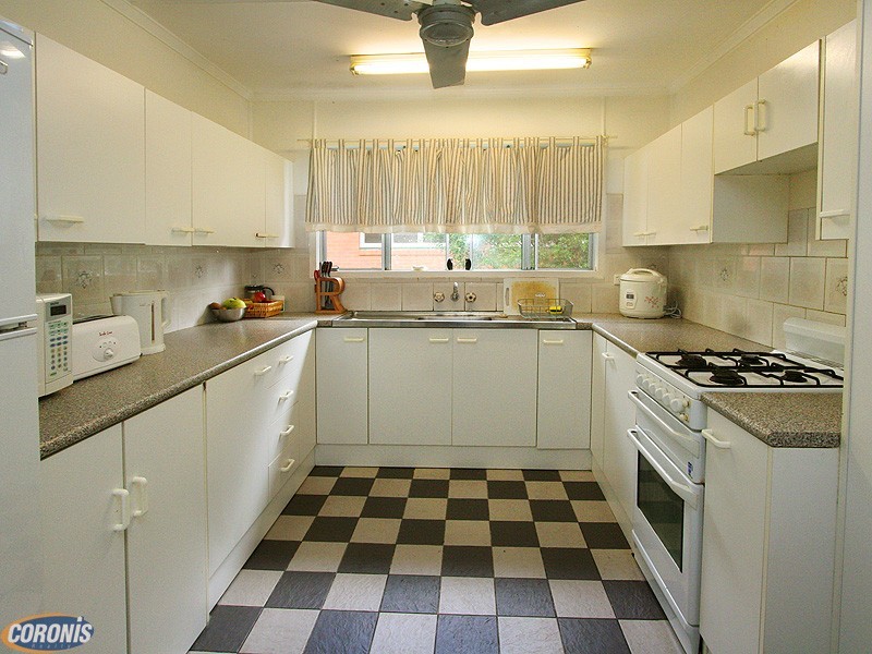 18 Rutherford Street, Stafford Heights QLD 4053