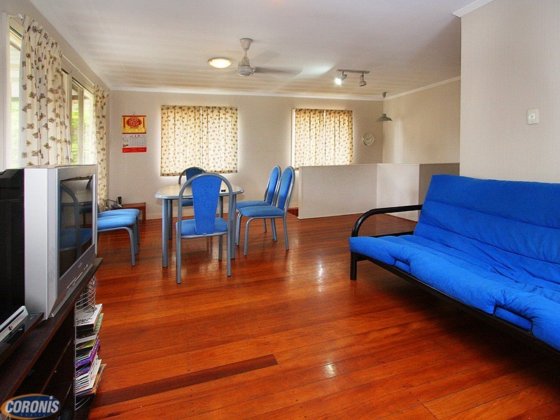 18 Rutherford Street, Stafford Heights QLD 4053