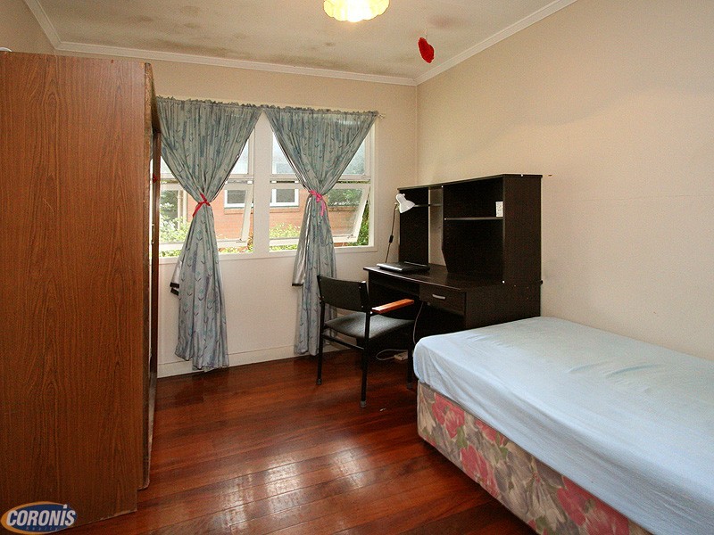 18 Rutherford Street, Stafford Heights QLD 4053