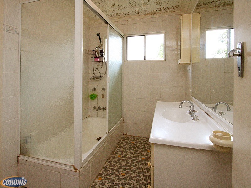 18 Rutherford Street, Stafford Heights QLD 4053